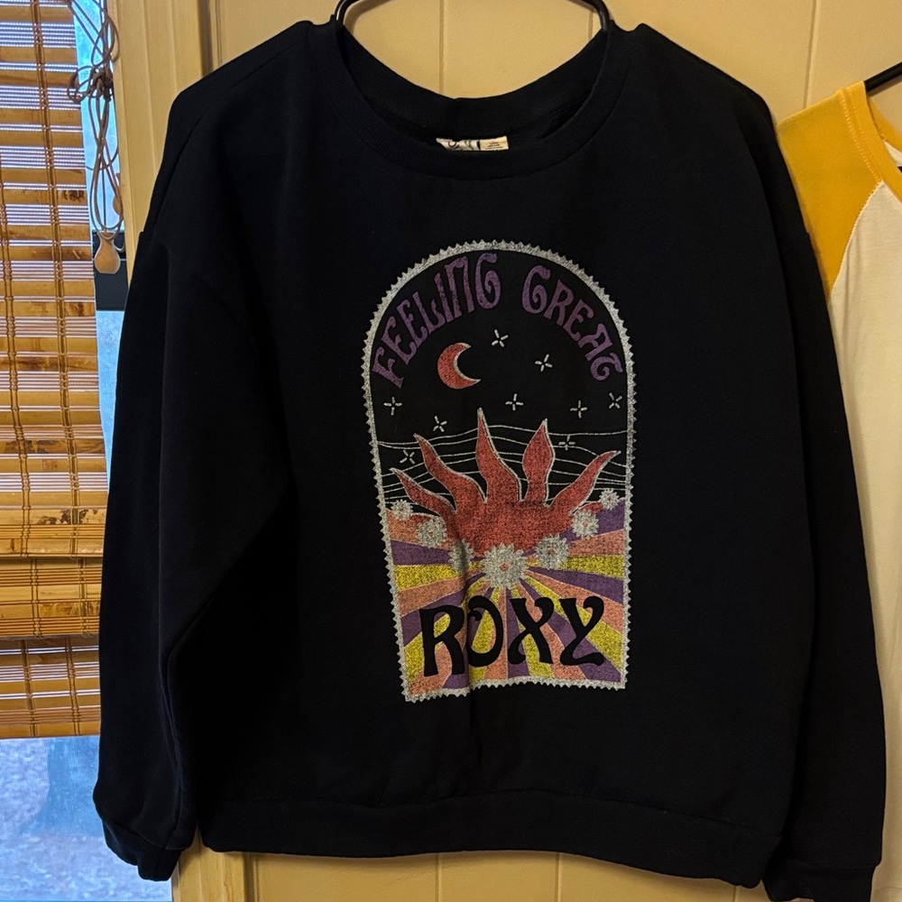 Roxy Size Large Navy Sweatshirt with Graphic. “Feeling Great Roxy”. EUC